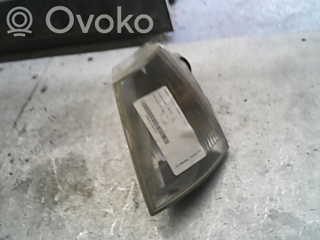 Renault Clio I Front fender indicator light 