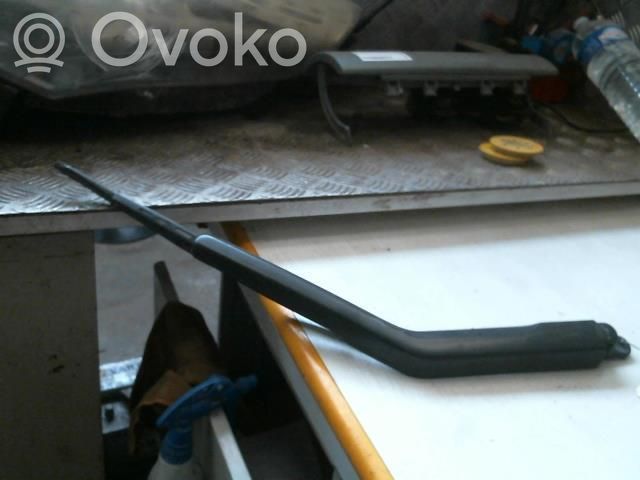 Renault Clio I Ramię wycieraczki szyby tylnej 
