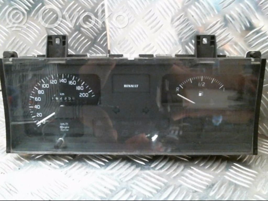 Renault Clio I Speedometer (instrument cluster) 