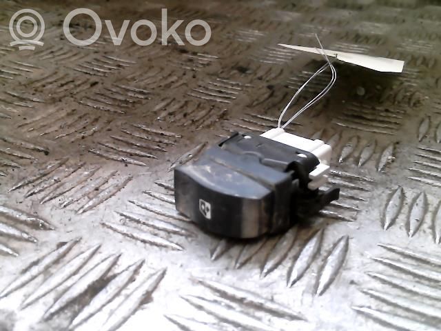 Renault Clio II Electric window control switch 
