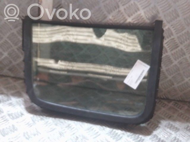 Renault Clio II Ventanilla de ventilación de la puerta trasera 