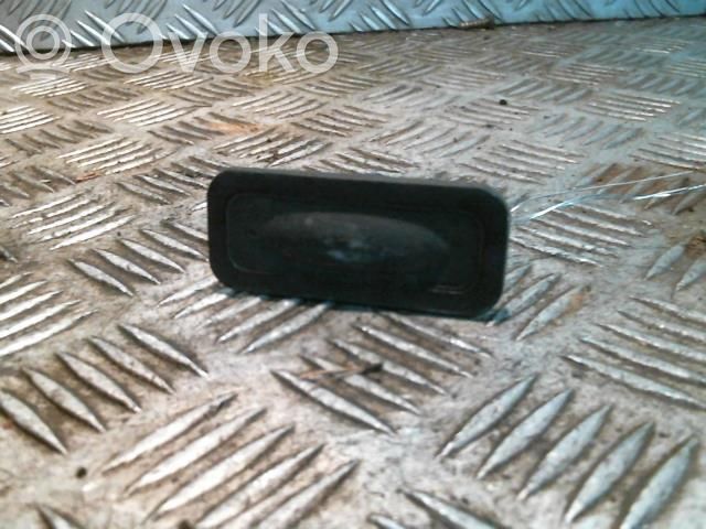 Tailgate opening switch   8200076256