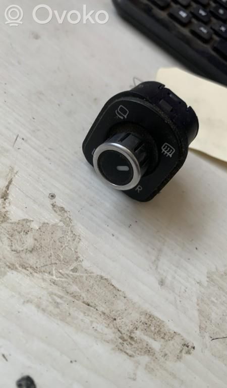 Volkswagen Tiguan Wing mirror switch 