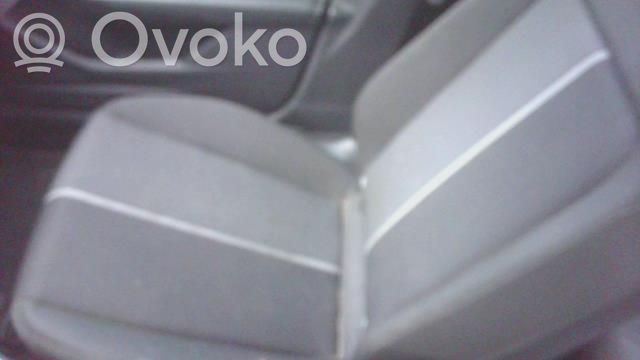 Etumatkustajan istuin   000881019