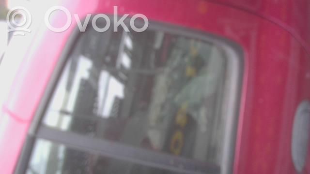 Renault Clio II Ventanilla de ventilación de la puerta trasera 