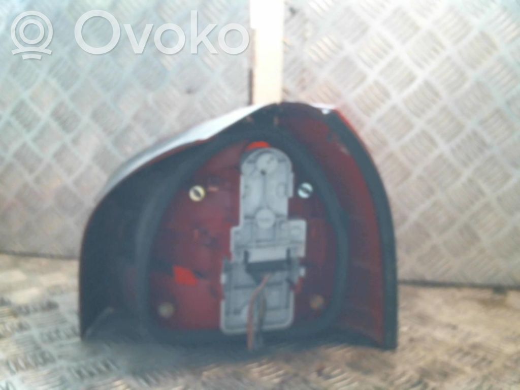 Takavalot   8L0945095A
