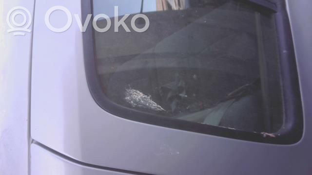 Renault Clio II Ventanilla de ventilación de la puerta trasera 