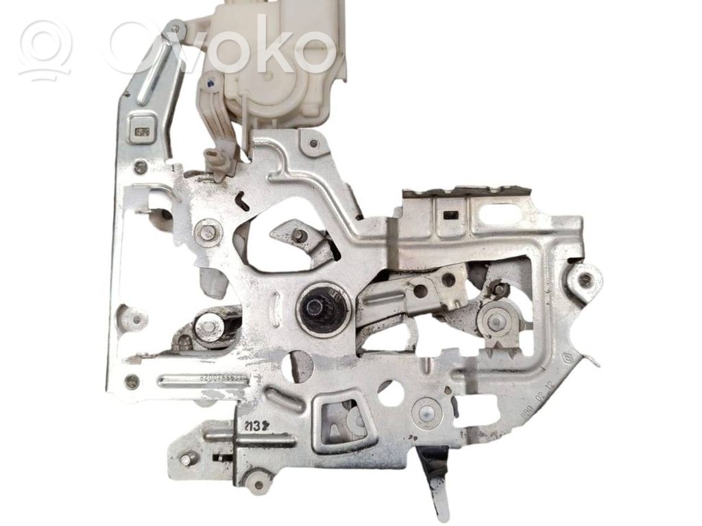 Renault Master III Front door lock (next to the handle) 