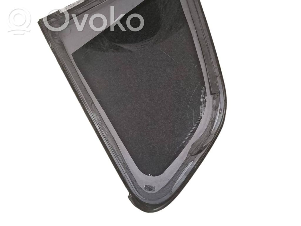 Rear side window   3402292