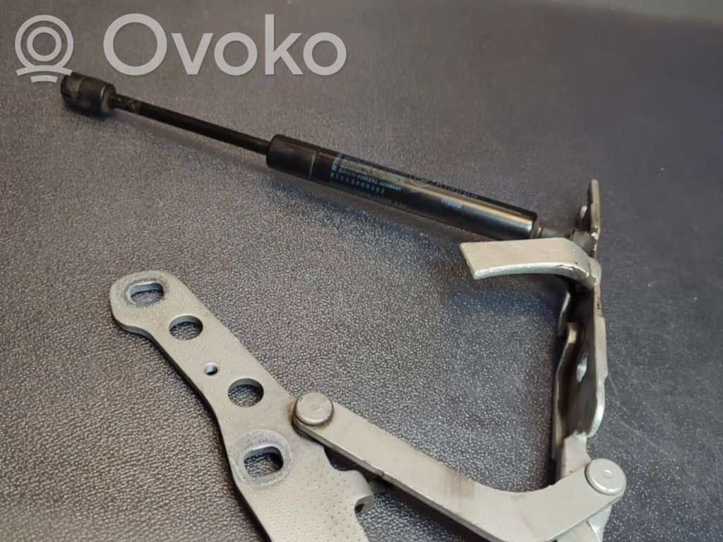 Engine bonnet/hood hinges   3453240