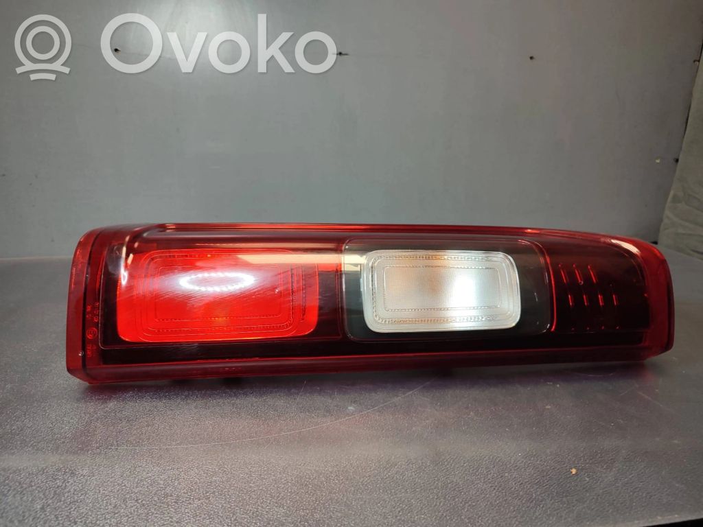 Opel Vivaro Lampa tylna 