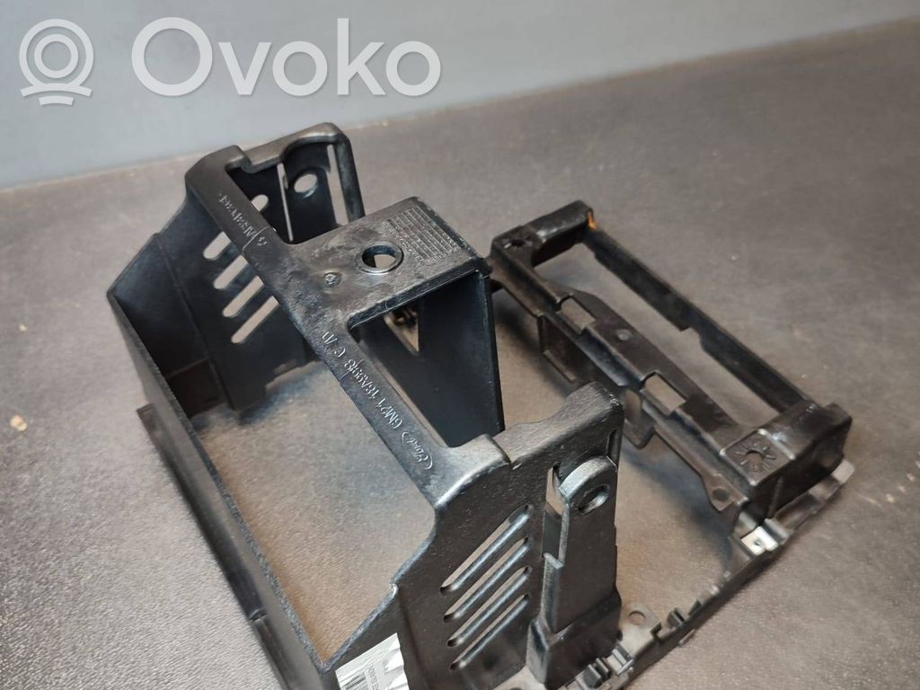 Otros repuestos del interior   6M2118A998DG