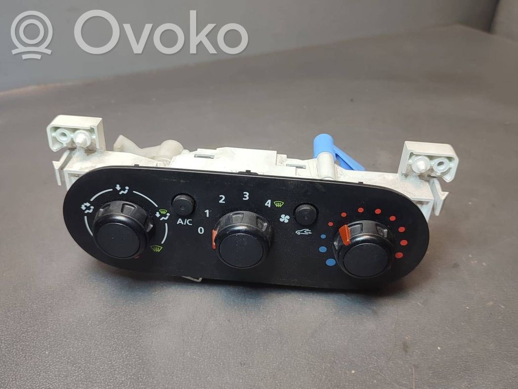 Opel Vivaro Climate control unit 