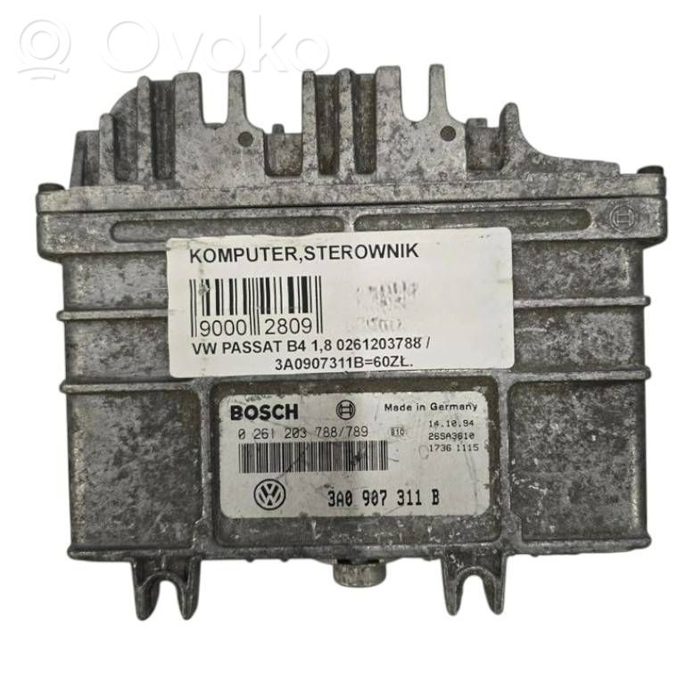 Volkswagen PASSAT B4 Engine control unit/module 