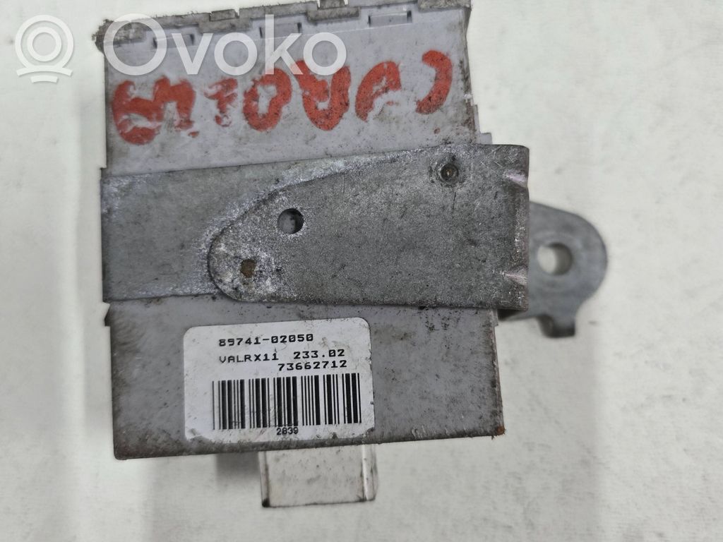 Toyota Corolla E120 E130 Door central lock control unit/module 