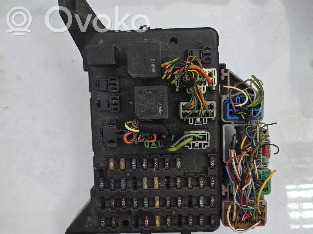 Ford Mondeo Mk III Ramka / Moduł bezpieczników 