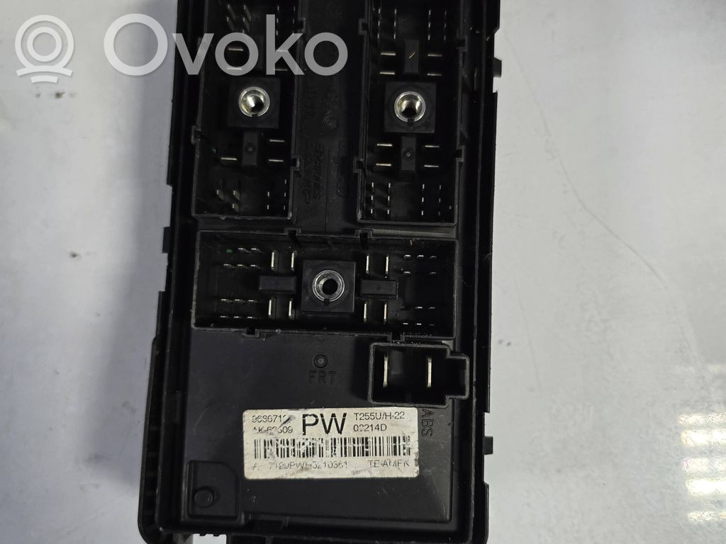 Chevrolet Aveo Drošinātāju kaste (komplekts) 