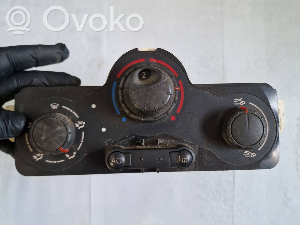 Renault Clio III Climate control unit 