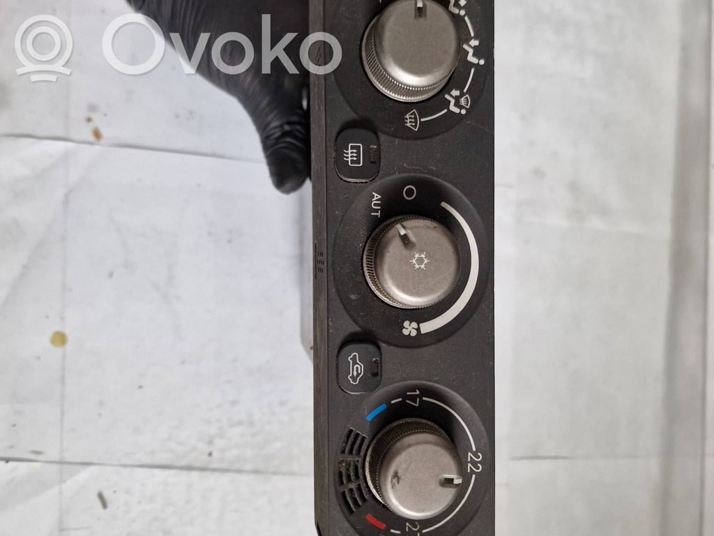 Mitsubishi Montero Climate control unit 