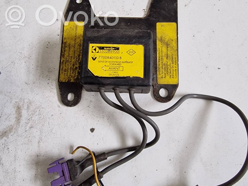 Renault Laguna I Airbag control unit/module 