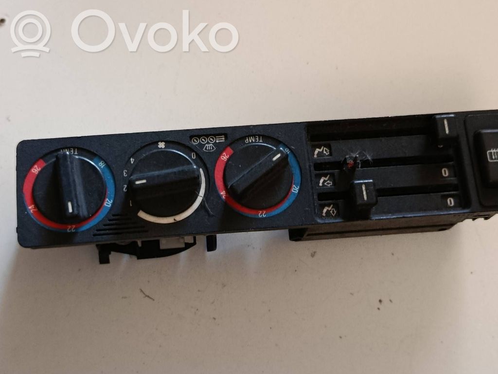 BMW 5 E34 Climate control unit 