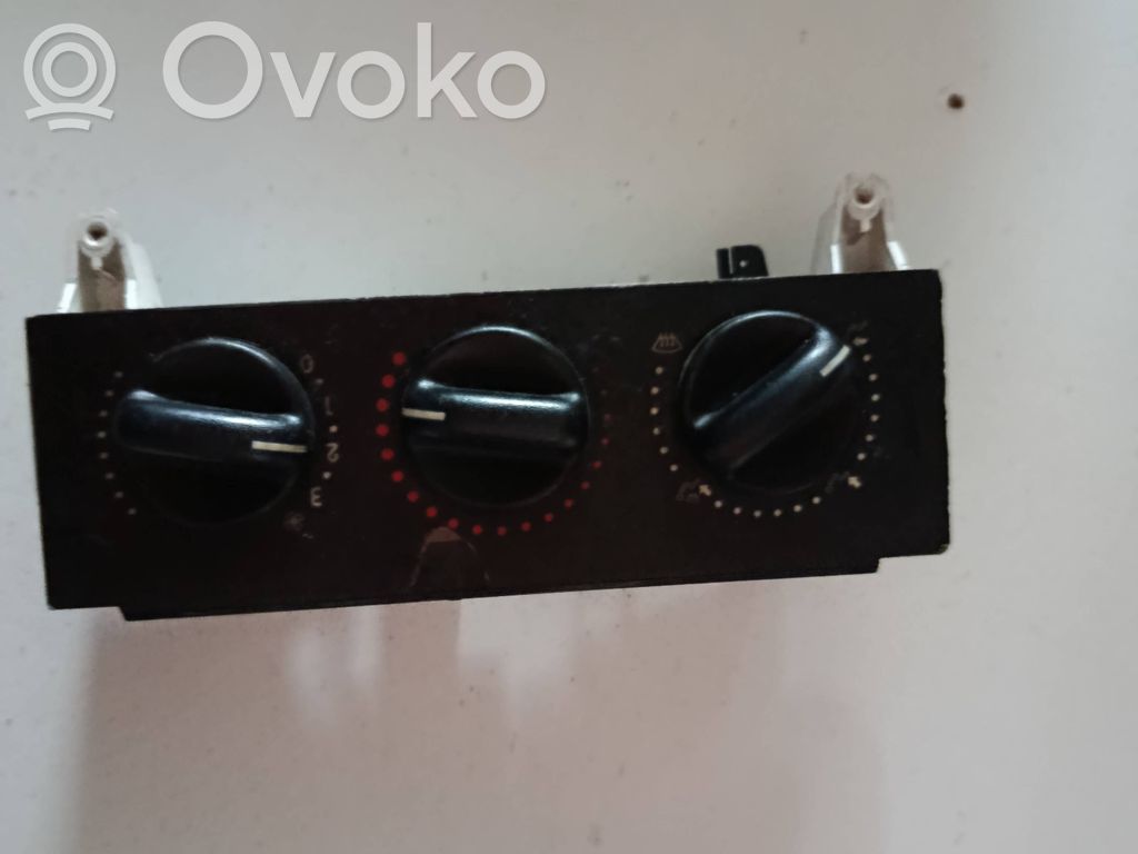Renault Clio I Climate control unit 