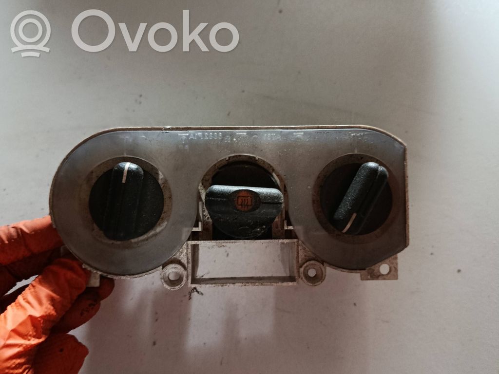 Opel Astra F Oro kondicionieriaus/ klimato/ pečiuko valdymo blokas (salone) 