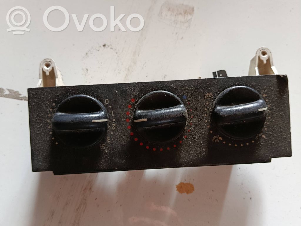 Renault Clio I Climate control unit 