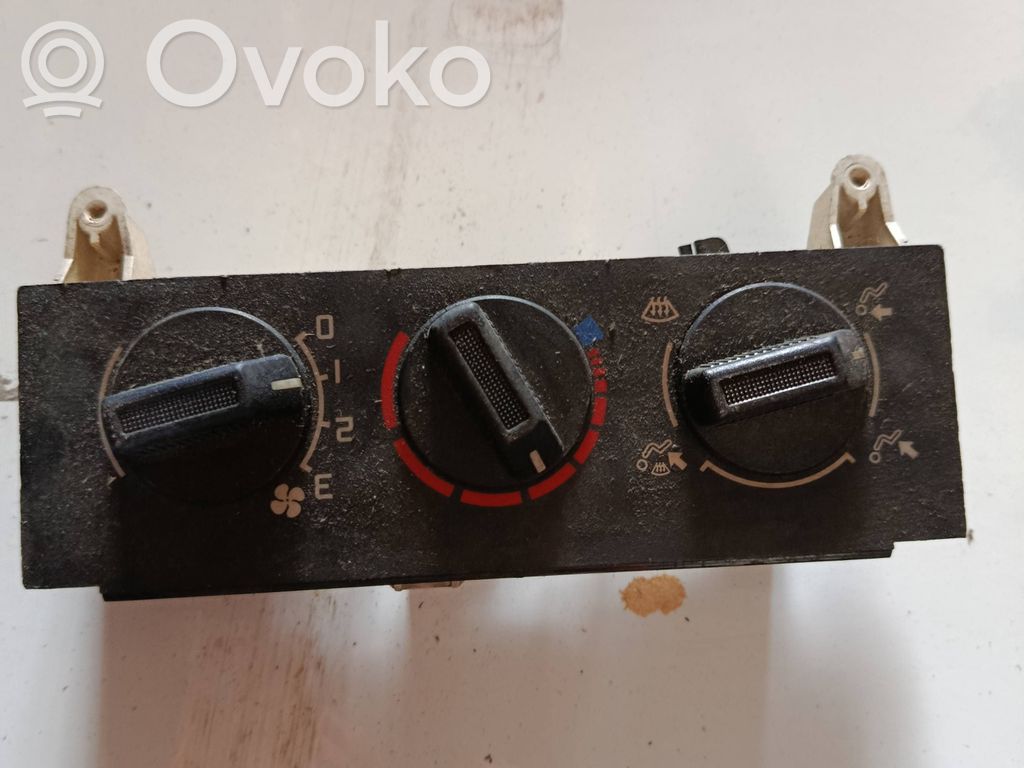 Renault Clio I Climate control unit 