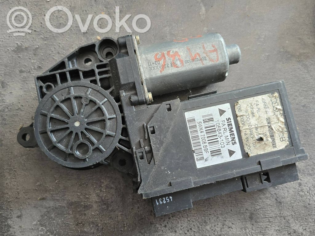 Audi A4 S4 B5 8D Silnik regulatora szyby drzwi przednich 