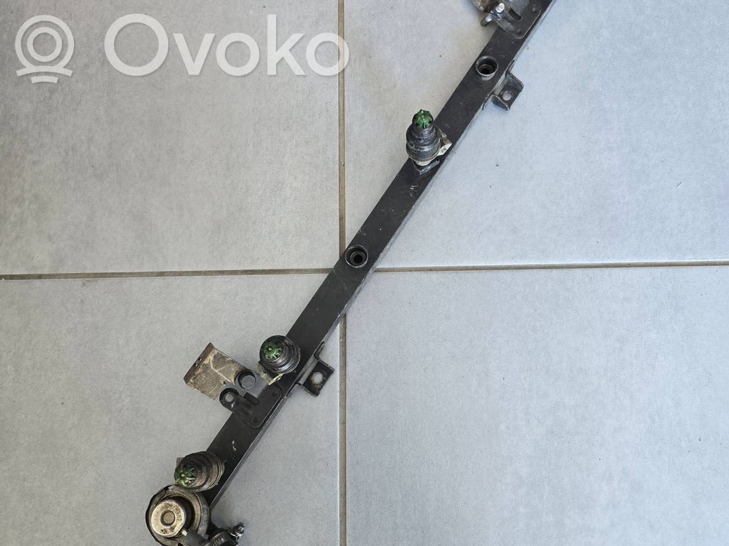 BMW 5 E39 Degvielas maģistrālā caurule 