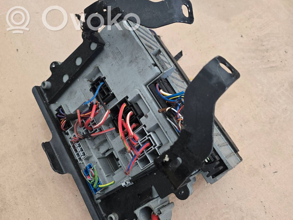 BMW 1 E81 E87 Fuse module 