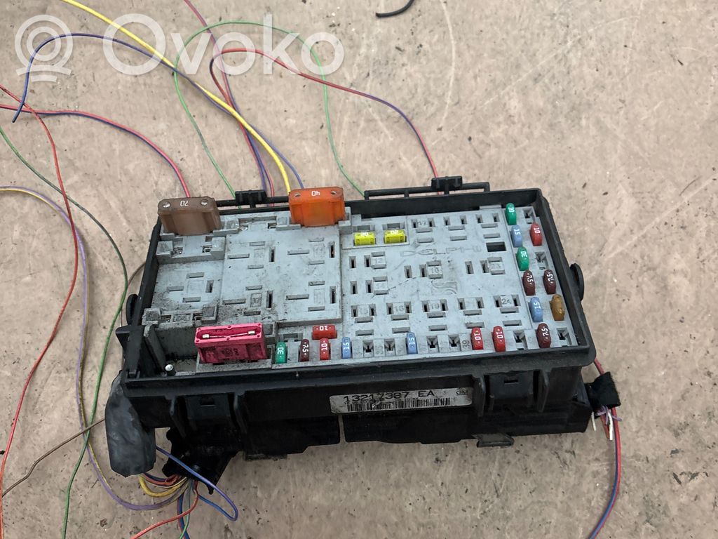 Opel Corsa D Juego de caja de fusibles 