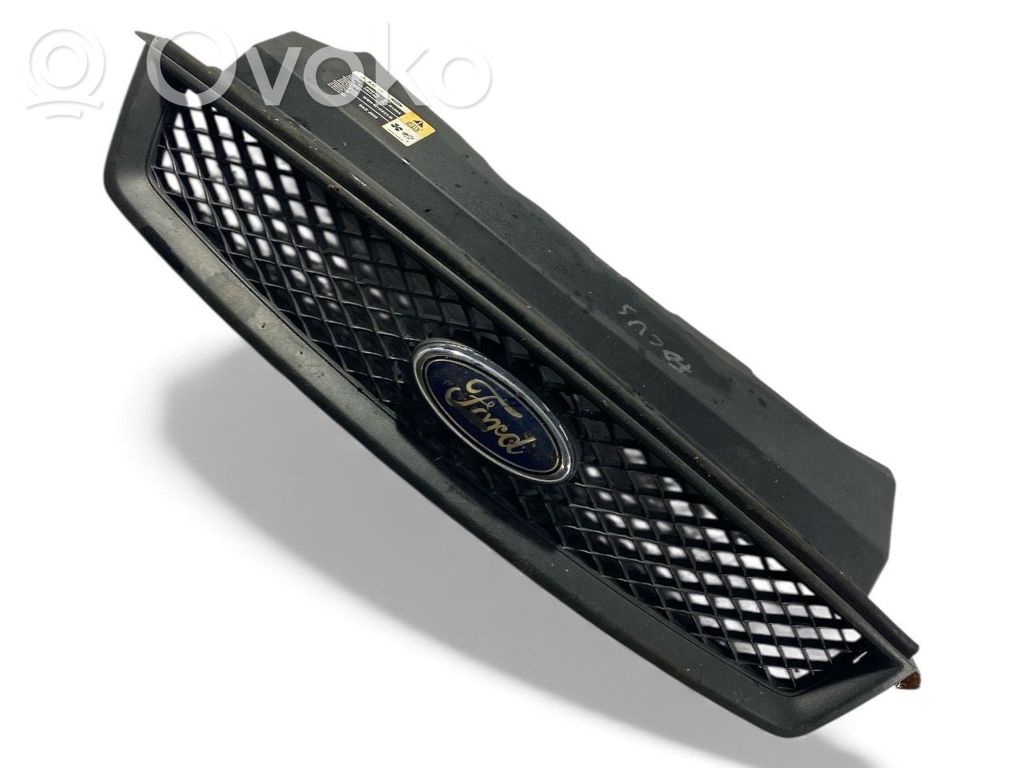 Ford Focus Front bumper upper radiator grill 