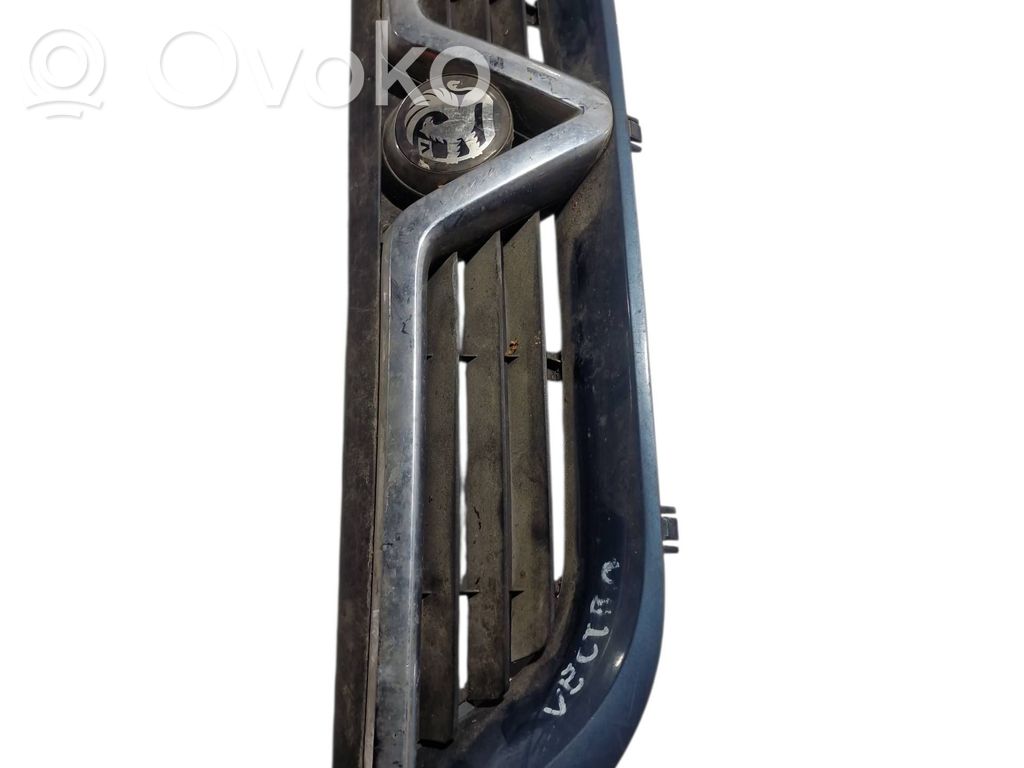 Opel Vectra B Etusäleikkö 