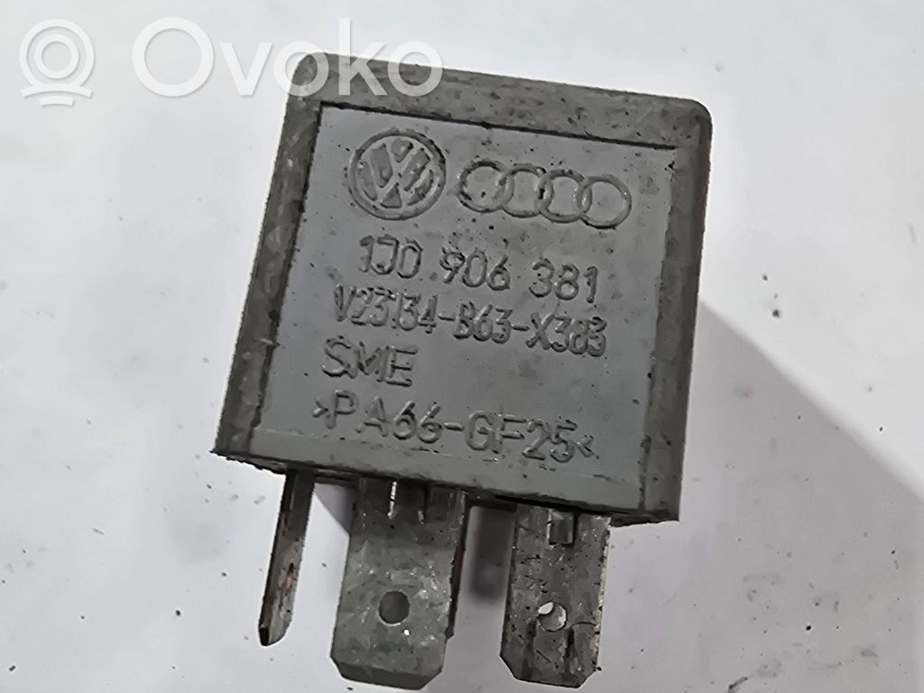 Audi A4 S4 B5 8D Otros relés 