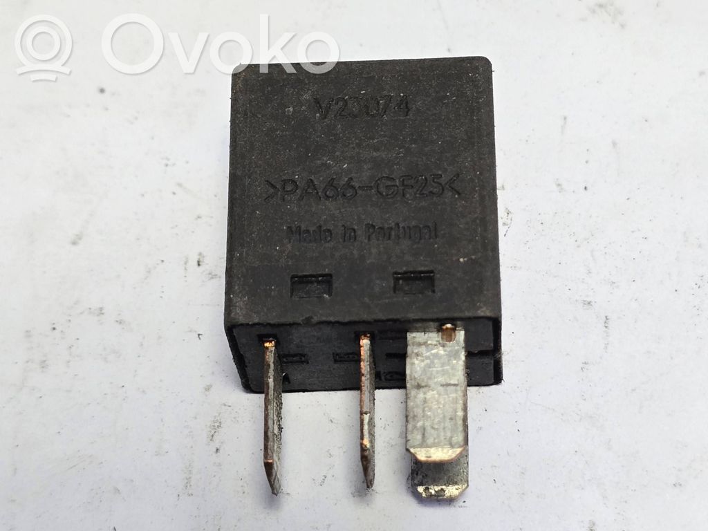Opel Zafira A Other relay 