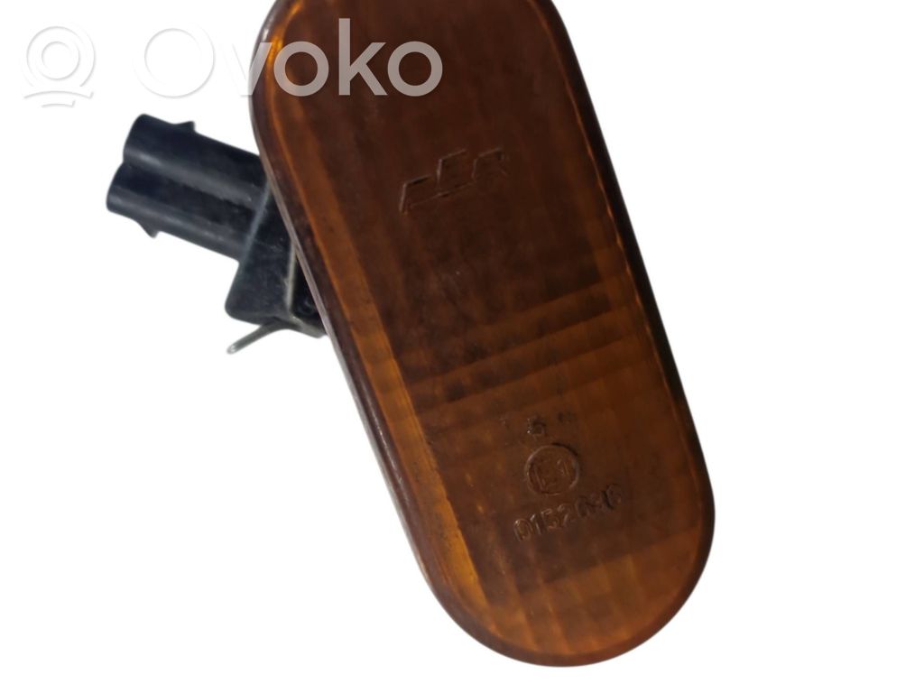 Volkswagen Polo III 6N 6N2 6NF Kierunkowskaz błotnika przedniego 