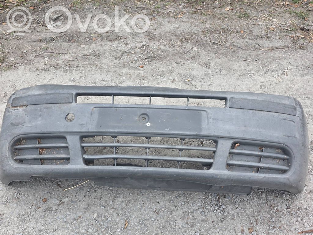 Renault Trafic II (X83) Parachoques delantero 