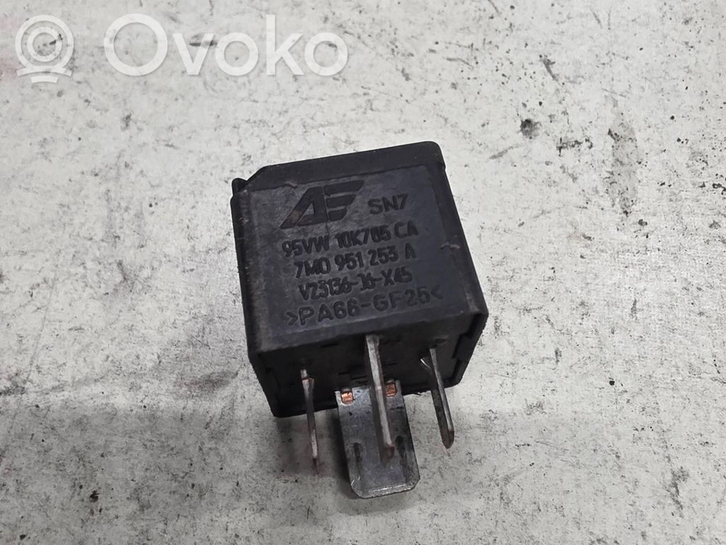 Muu rele   95VW10K705CA,7M0951253A,V23136J6X45