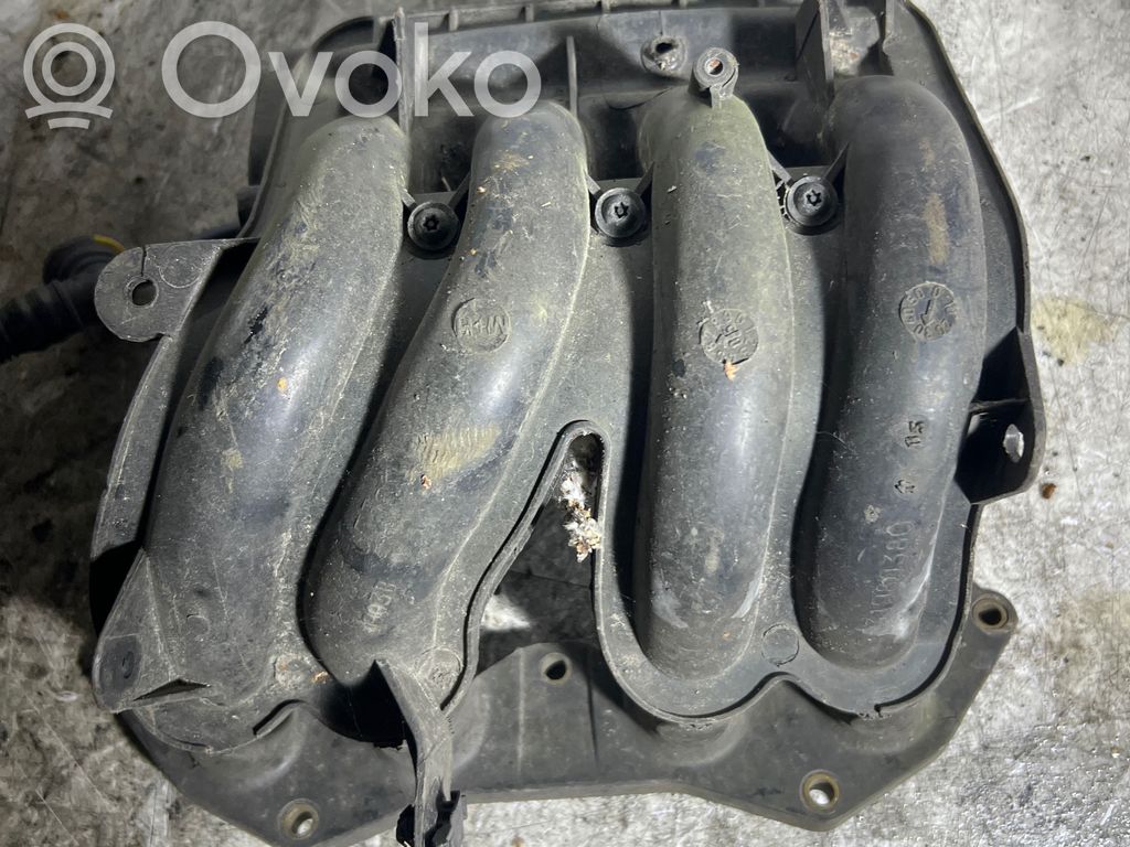 Peugeot 307 Intake manifold 