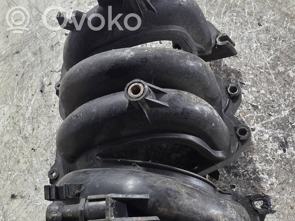 Audi A3 S3 8P Kolektorius įsiurbimo 