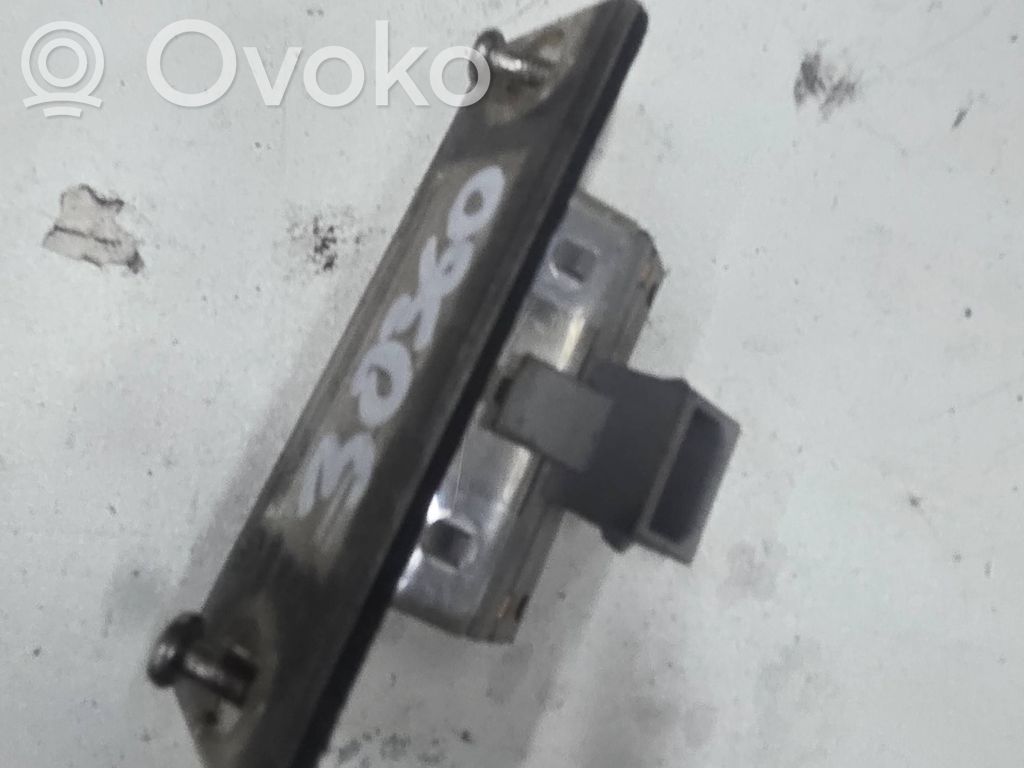 Audi A4 S4 B5 8D Éclairage de plaque d'immatriculation 