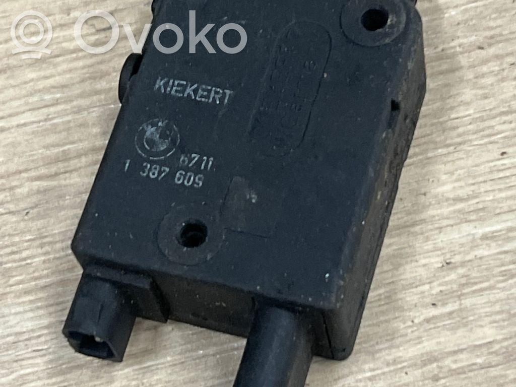BMW 3 E36 Motor de bloqueo de puertas 