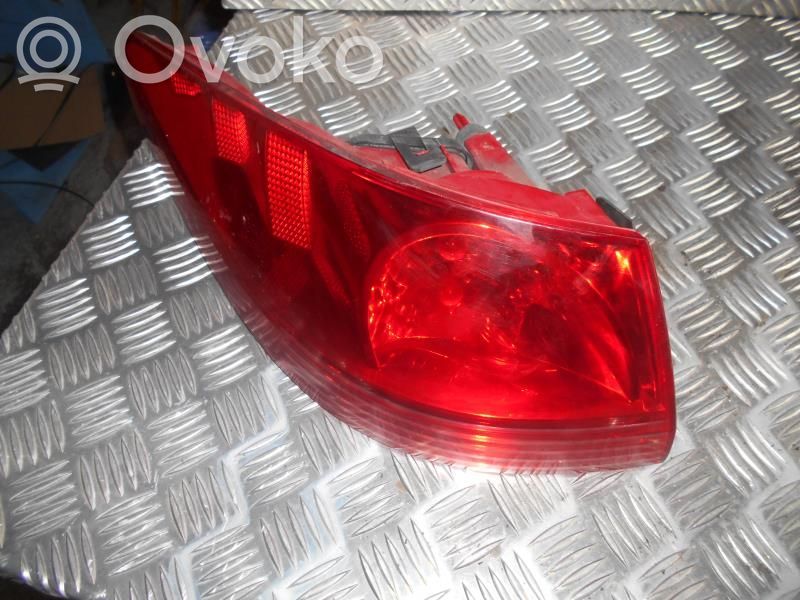 Peugeot 607 Rear/tail lights 