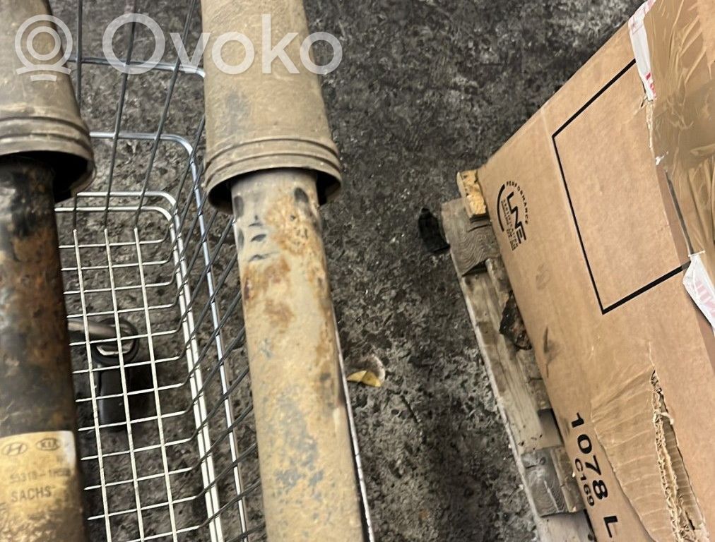 KIA Ceed Takaiskunvaimennin 