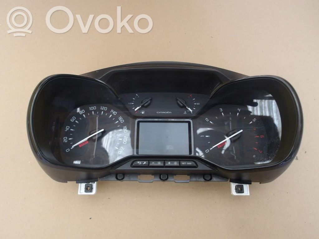 Speedometer (instrument cluster)