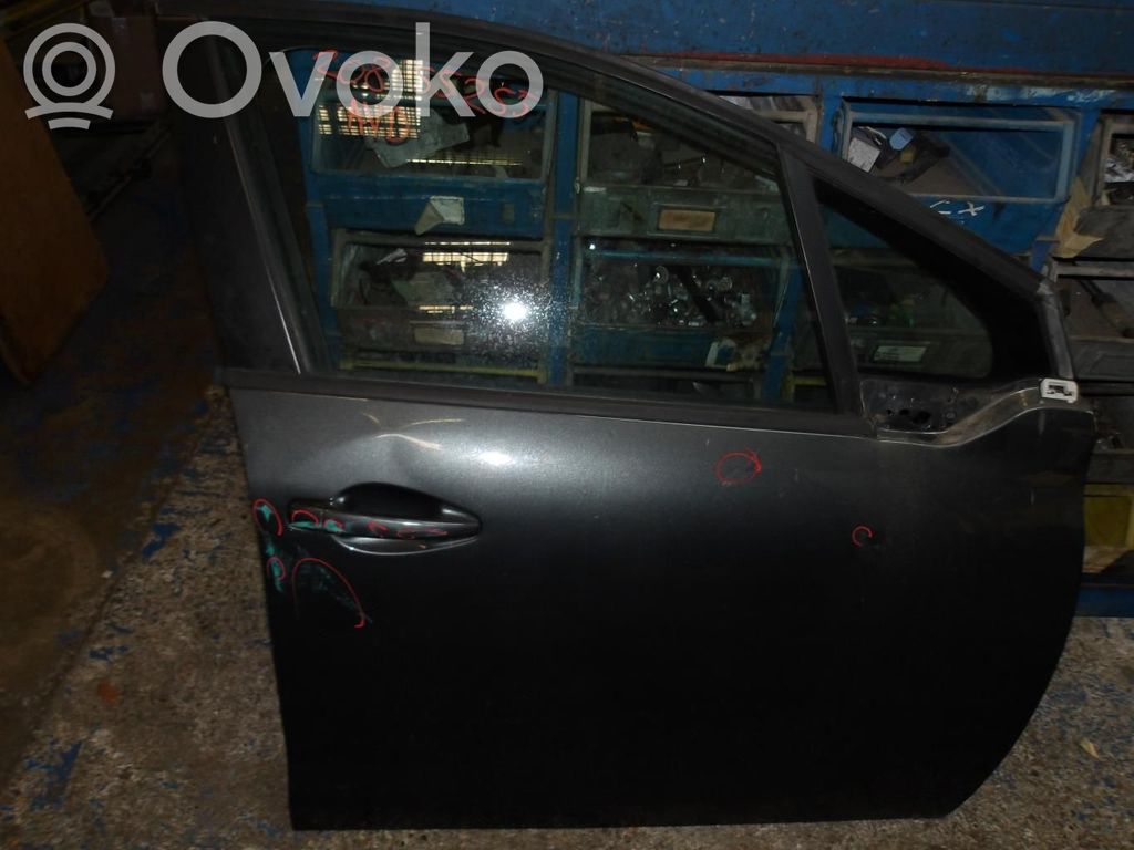 Peugeot 208 I Puerta delantera 