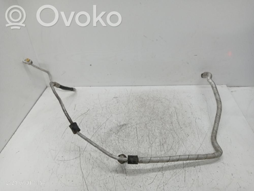 BMW 7 E65 E66 Ilmastointilaitteen putki (A/C) 
