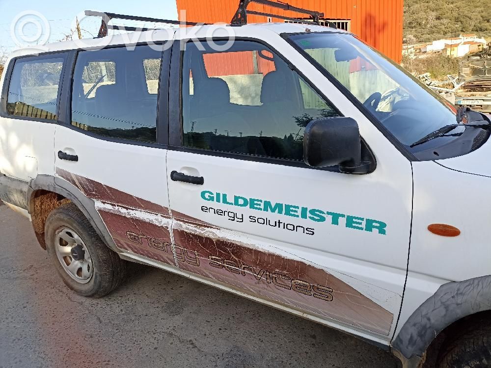 Nissan Terrano Galinės durys 